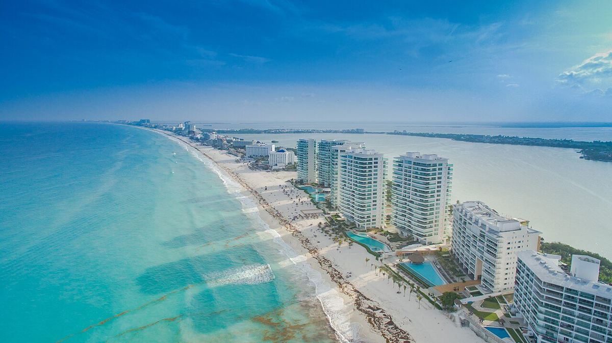 Cancún — destination photograph