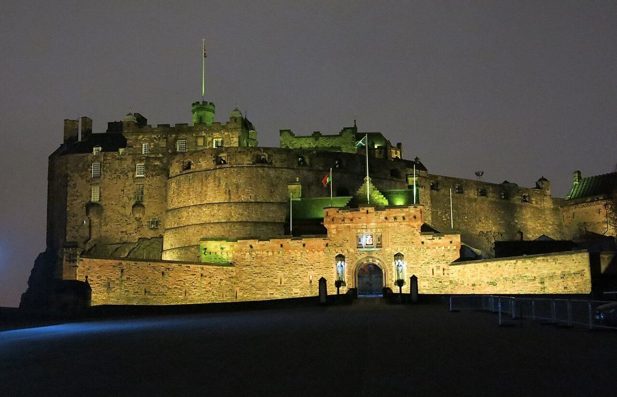 Edinburgh Castle — destination photograph