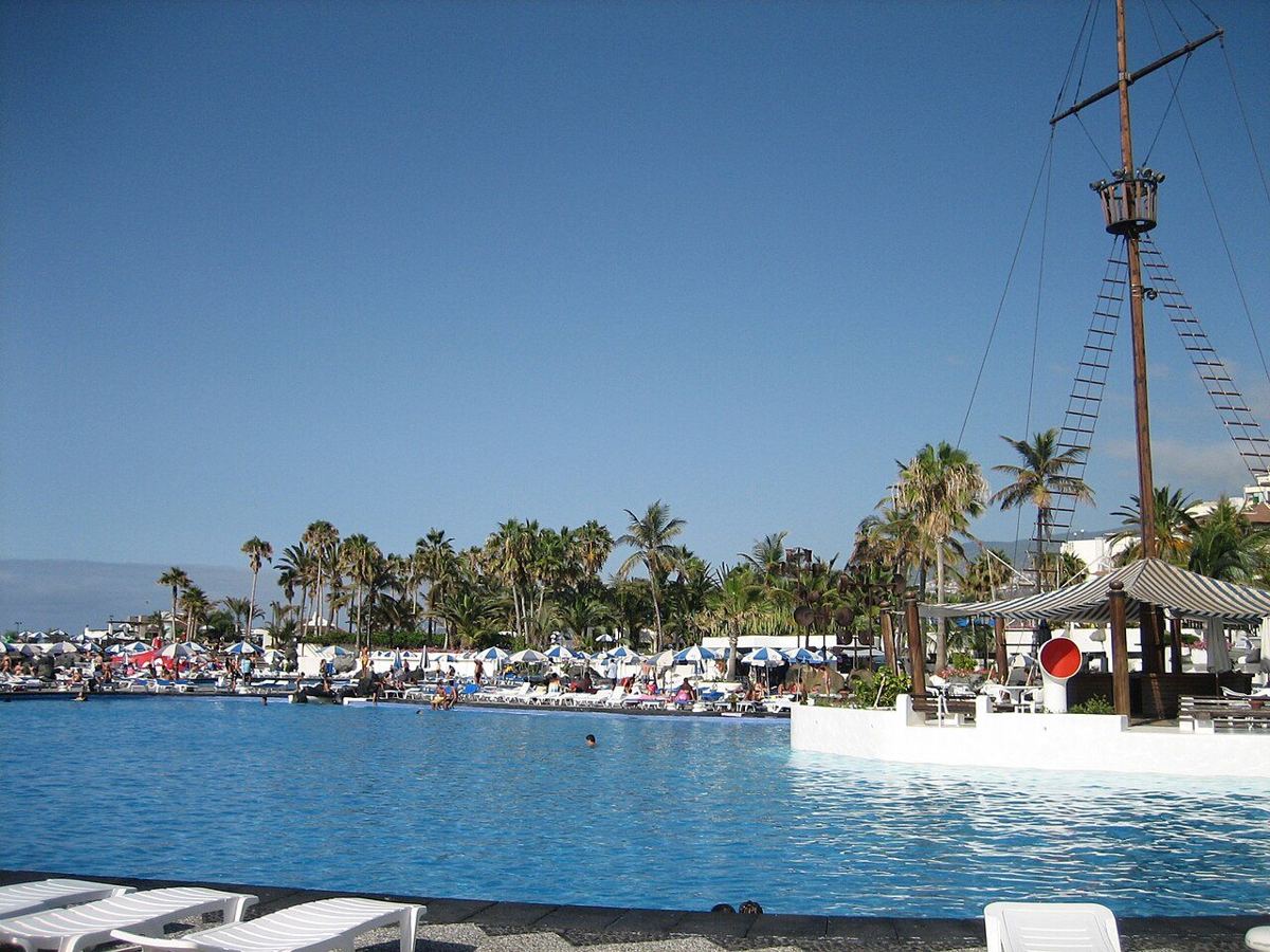 Lago Martiánez — destination photograph